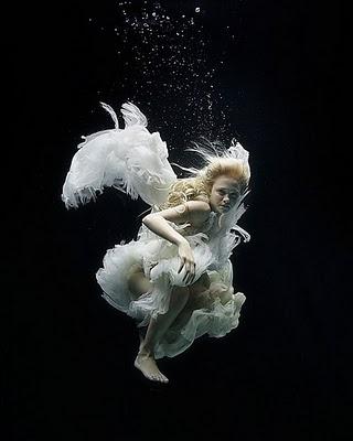 Zena Holloway e le sue visioni acquatiche