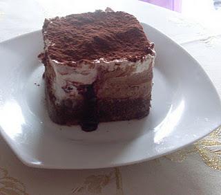 cheesecake ai due cioccolati con cuore di amarene