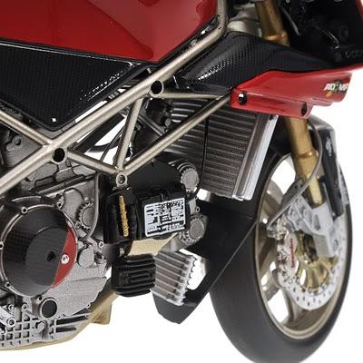 Ducati 916 C.Fogarty 1995 - Team Ducati Corse Virginio Ferrari by Minichamps