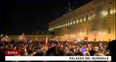 Dimissioni di Berlusconi, le foto dell’arrivo al Quirinale e dei festeggiamenti della gente,a Roma