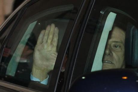 Dimissioni, l'arrivo di Berlusconi al Quirinale
