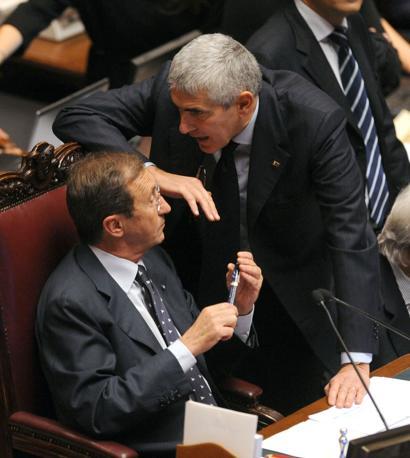 Fitto conciliabolo tra il presidente della Camera, Fini, e leader dell'Udc, Casini (Photoviews)