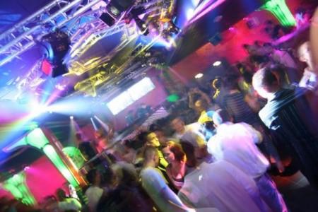 Milano Discoteca 450x300 Milano: Arrestate due ragazze per Spaccio nella discoteca De Sade