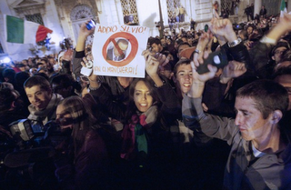 FESTE DI GIUBILO A ROMA DOPO LE DIMISSIONI DI BERLUSCONI