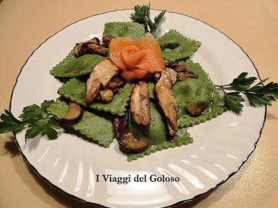 RAVIOLONI VERDI DI PATATE E SALMONE CON FUNGHI PORCINI