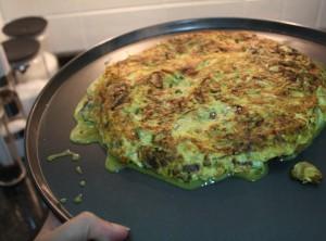 Frittata con zucchine, feta e cipolla