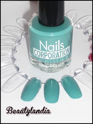 Sconto del 30% Smalti Nails Corporation + Swatch di due nuovi colori (240/242)