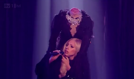 lady gaga senza testa.png