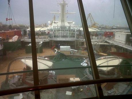 Splendour of the seas : dry dock