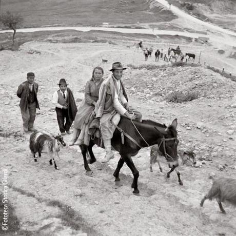 Fondazione Corrente presenta: Olive & bulloni. Ando Gilardi. Lavoro contadino e operaio nell’Italia del dopoguerra