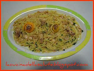 Rifatte senza glutine: Linguine ai calamari e nettare d'arancia Rifatte senza glutine: Linguine ai calamari e nettare d'arancia