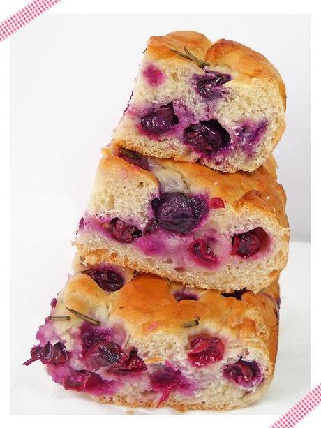 Focaccia con uva fragola