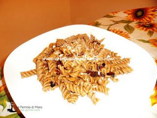 Fusilli con Crema di Farro e Pomodori Secchi