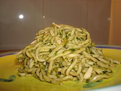 Tagliolini freschi con pesto all'eoliana Tagliolini freschi con pesto all'eoliana