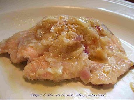 SALMONE IN SALSA ROSSA