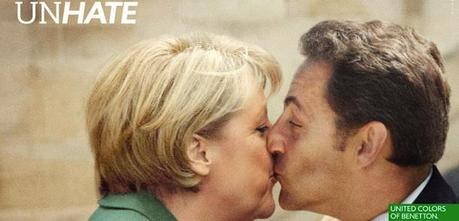 Il Bacio Tra Merkel e Sarkozy, La nuova campagna di Benetton.