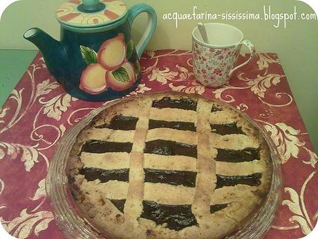 ...crostata con frolla alle nocciole e marmellata di fragole e sesta lezione di pasticceria...