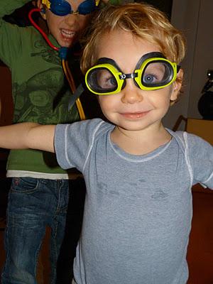 SUGLI OCCHIALETTI DA NUOTO SENZA IL NUOTO