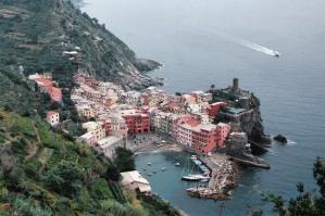 “Addio, Liguria”: franano le Cinque Terre care a Eugenio Montale