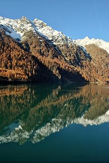 Colori del lago dell'alpe Cavalli.