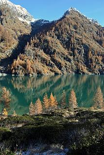 Colori del lago dell'alpe Cavalli.