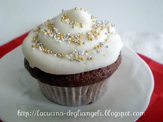 Cupcake base alla vaniglia con glassa alla vaniglia