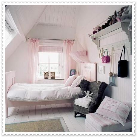 Shabby Chic On Friday: Cosy bedroom...