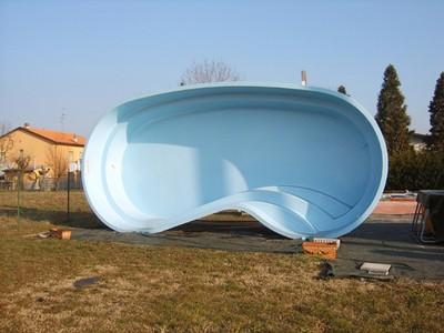 piscina in vetroresina interrata