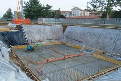 lavori in corso per costruzione piscina