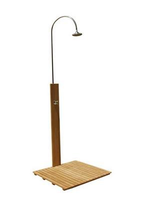 doccia da esterno in legno