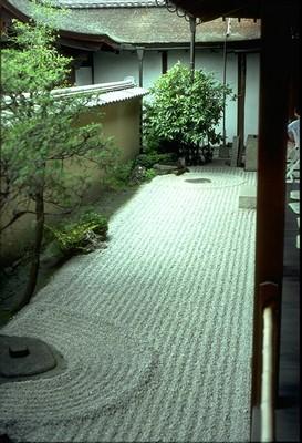 giardino zen interno