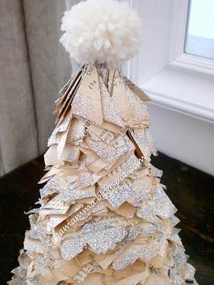 Rotolo carta + libro + glitter = alberello di Natale!