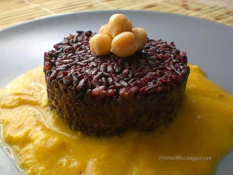 Riso venere con curry di zucca e ceci