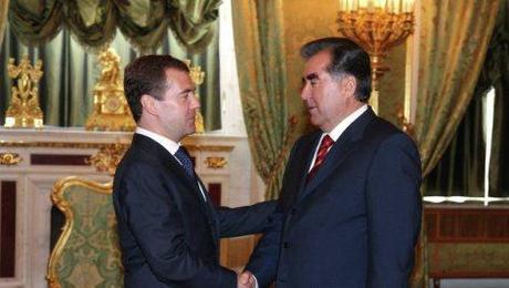 RUSSIA: Tra espulsioni e condanne si acuisce la crisi con il Tajikistan
