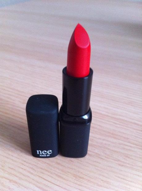 Nee Make Up : Lipstick Red Star e Ombretto Cotto Nero Review