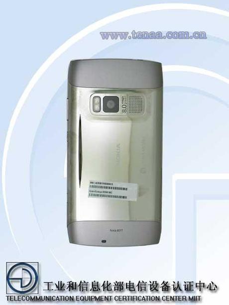 Nokia 801T : Le caratteristiche tecniche e foto del nuovo smartphone Symbian