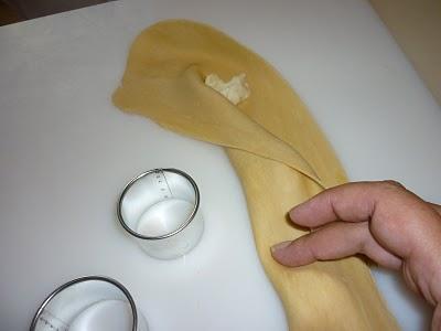 Ravioli di patate e zafferano con  tapenade di melanzane