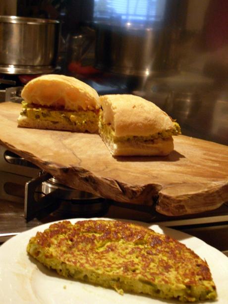 Panino con frittata di asparagus acutifolius*