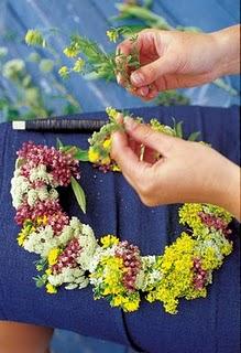 DIY coroncina di fiori intrecciati