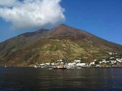 Isole Eolie: a Stromboli sbarcano Napolitano e Dolce & Gabbana