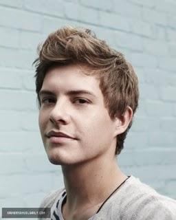 Xavier Samuel.