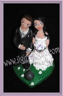 CAKE TOPPER MATRIMONIO PERSONALIZZATO SPOSI AMMANETTATI E CON PALLA AL PIEDE