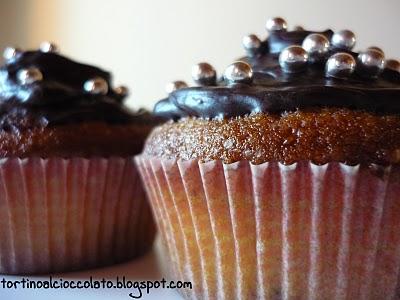 MUFFINS ALLE NOCI E CIOCCOLATO