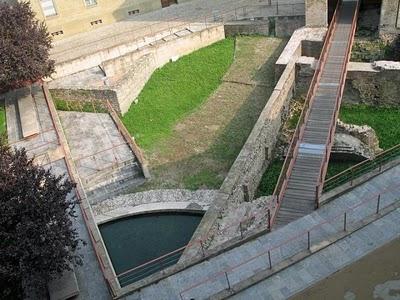 Piazza Grandi a Fidenza: e se togliessimo un po' di cemento in area archeologica?