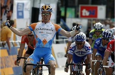 Tyler Farrar scrive la storia a ferragosto: doppietta ad Amburgo