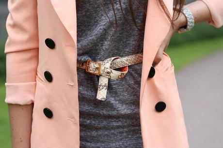 Le cinture sono sempre di tendenza, sottili o alte la mag...