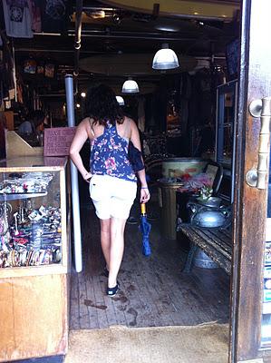 WILLIAMSBURG's VINTAGE SHOP, BROOKLYN