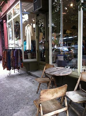 WILLIAMSBURG's VINTAGE SHOP, BROOKLYN