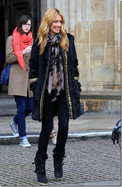 9.2_Cat Deeley Cat Deeley Westminster Abbey 4TVaLoq7AOEl