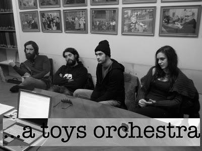 la (r)evolution degli ..a toys orchestra.